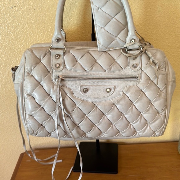 Balenciaga Matelasse Paris quilted  ivory leather handbag with mirror - Picture 1 of 17
